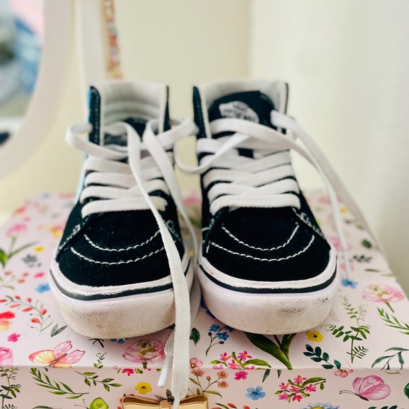 Vans - Picture 2 of 5